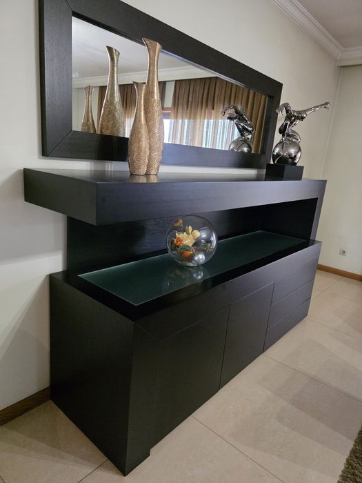 Móveis de sala, mesa e cadeiras