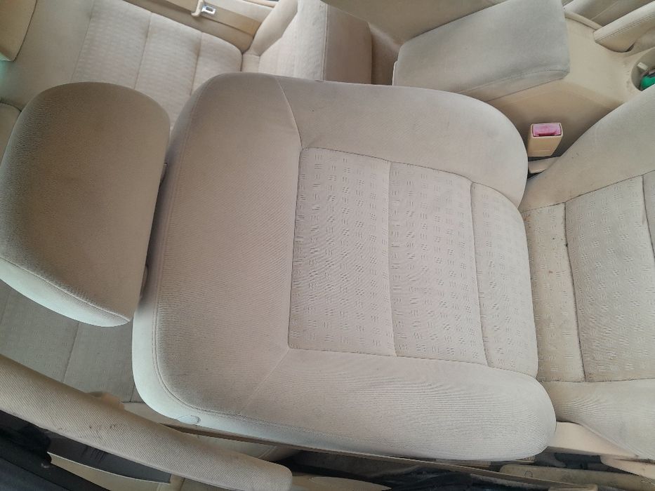 Siedzenia,kanapa tył passat b5 fl sedan ,welurowe, kremowe