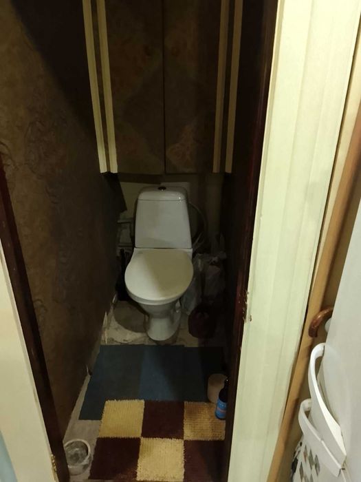 Продам 2 кімнатну( роздільні ходи)   Курбаса 9 45\26\7 пов 9\9п