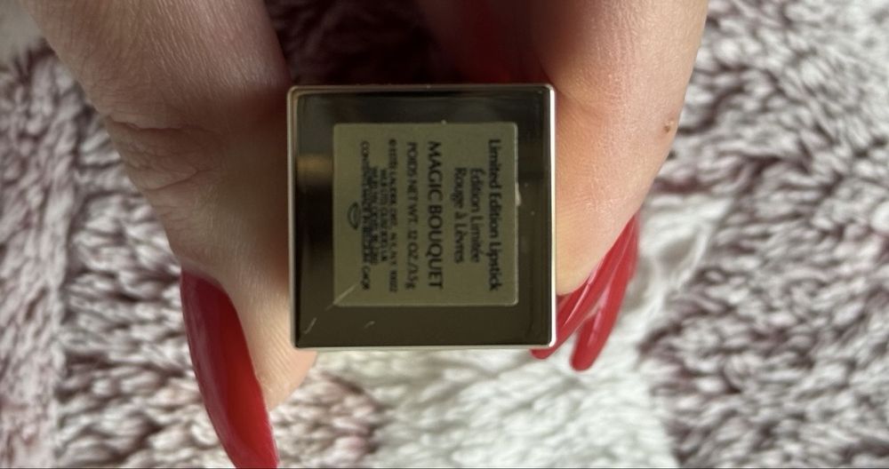 Помада Estee Lauder