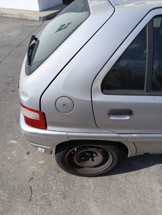 Vendo citroen saxo de 5 lugares a diesel