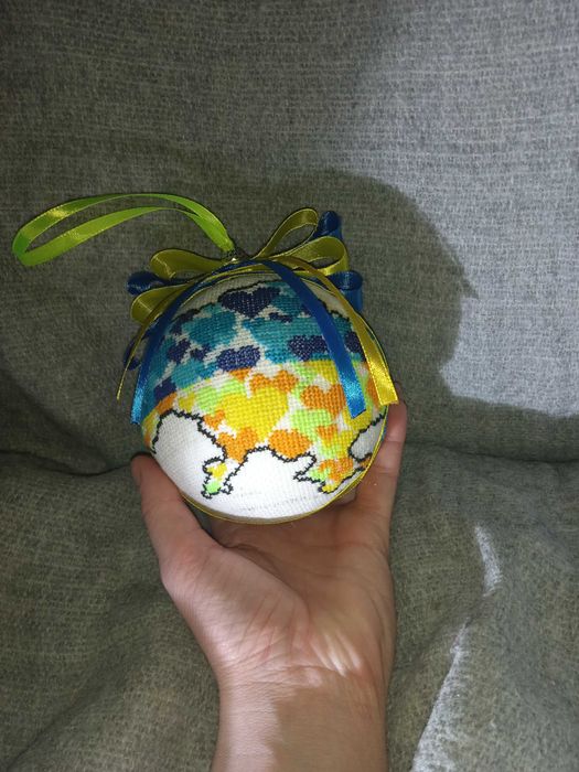 Новорічна прикраса своїми руками