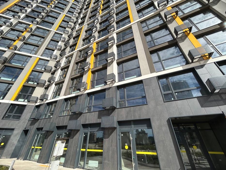 Продаж комерційного приміщення, 35м2, фасад, Русанівська гавань