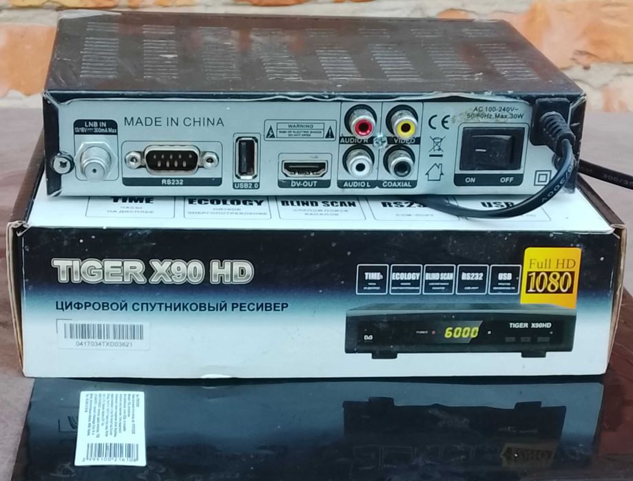 Спутниковый тюнер TIGER X90 HD