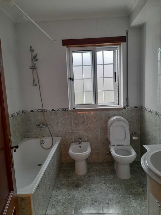 Apartamento T2 no centro com garagem individual