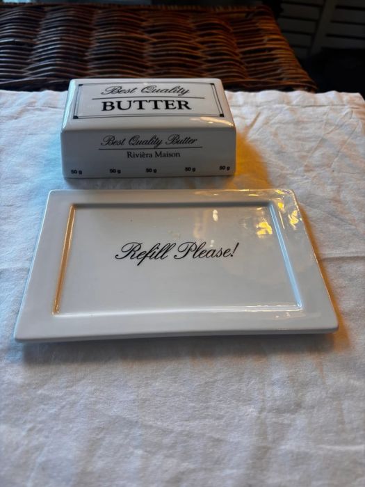 Riviera Maison ozdobna porcelanowa maselniczka