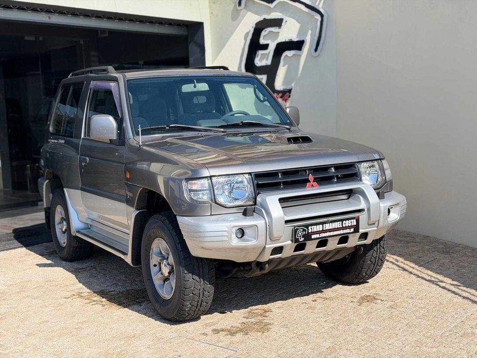 MITSUBISHI PAJERO GLS (ABAS LARGAS)