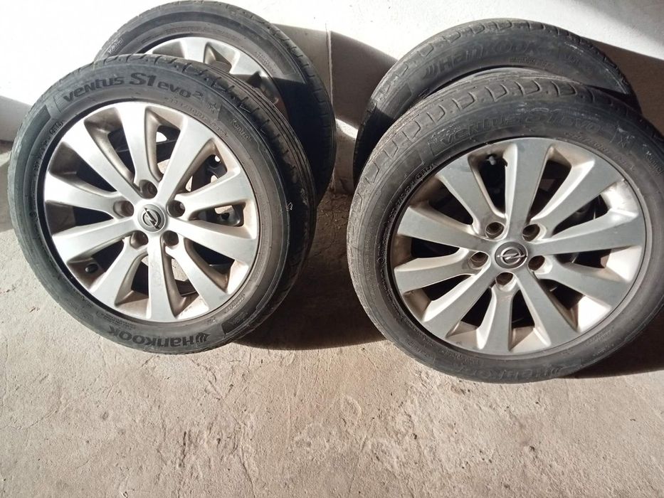 4 колеса в зборі до Опеля. Диски титанові, без мех.пошкоджень.