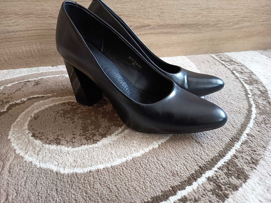 Czarne czółenka Vices na słupku 9,5 cm / rozmiar 41