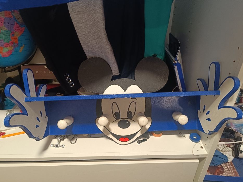 2 cabides da mini e do Mickey
