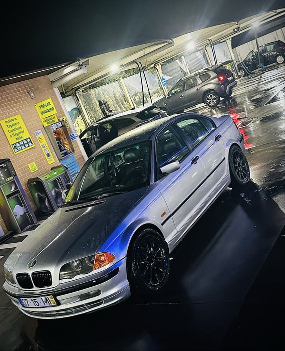 •	BMW Série 3 pronto a circular