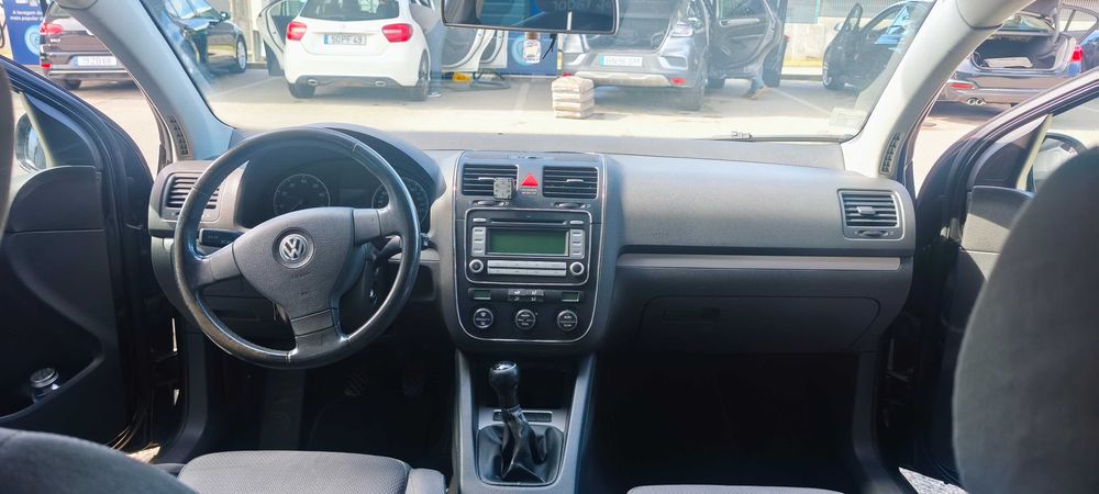 VW Golf V 1.6 FSI (2003) - Excelente Estado
