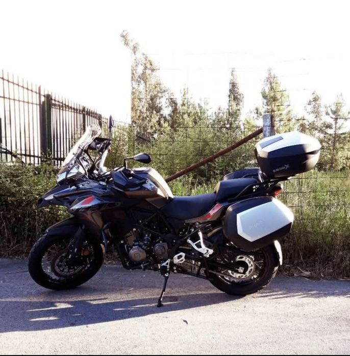 Benelli 502X mota de garagem com pouco uso.