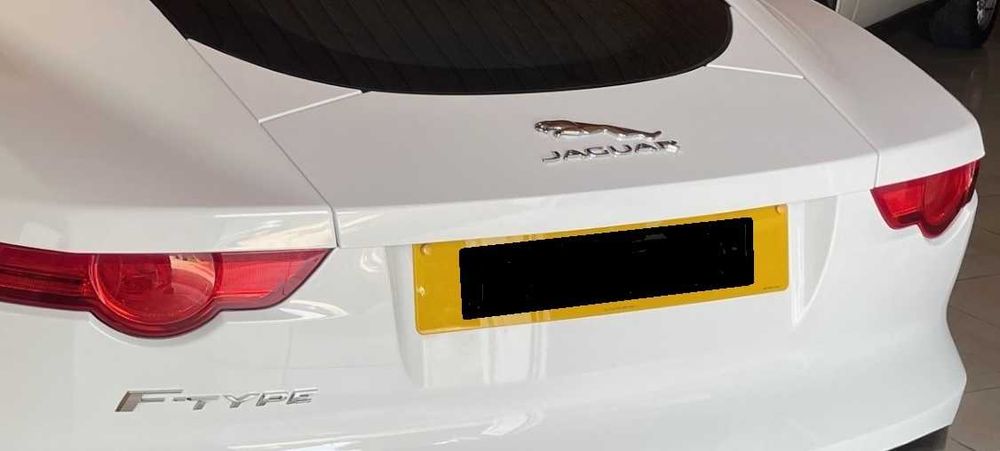 Емблема Jaguar на кришку багажника