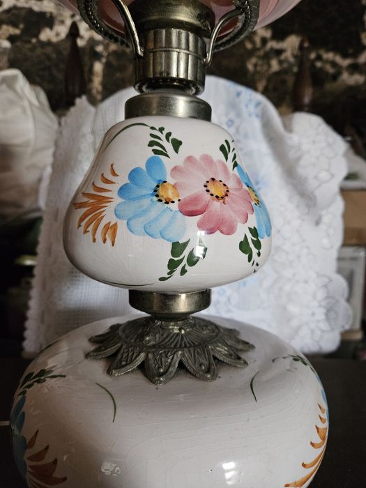 Candeeiro de mesa pintado à mão antiigo
