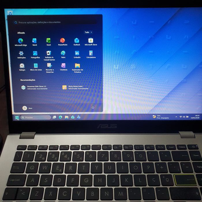 Portátil Asus.    4 Gb ram 256 Gb ssd + 64 GB SSD Bateria 7h