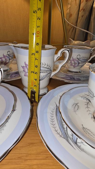 ROYAL STAFFORD BONE CHINA Cirka-1960 Demitasse Tulip set.