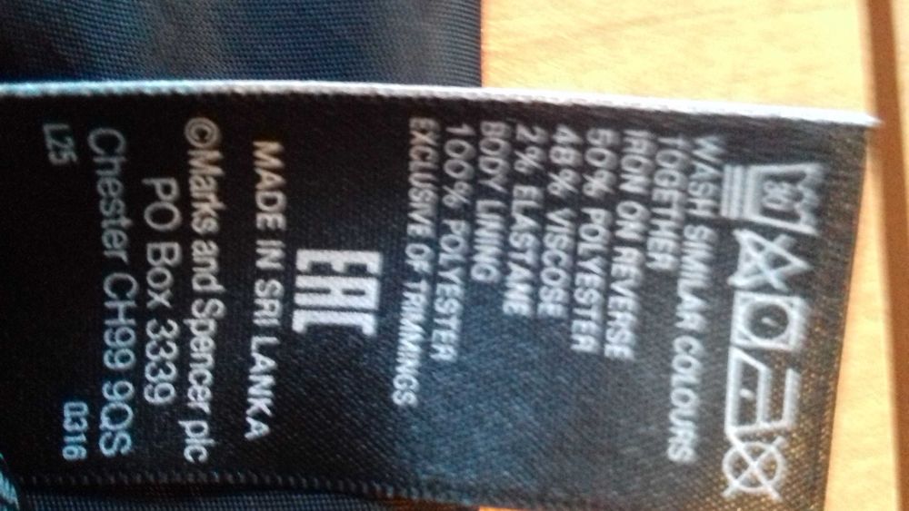 Классные  теплые мини юбки (серая и синяя), 10 размер.
MARKS & SPENCER