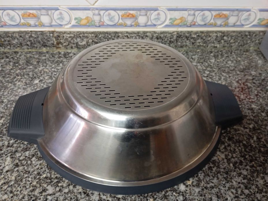 Bimby tm21, NÃO FUNCIONA, com utensílios em ótimo estado