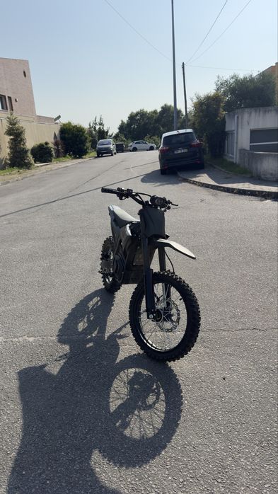 Mota Elétrica 72V 25Ah 6000W – Nova | 75 km/h | Travões Hidráulicos