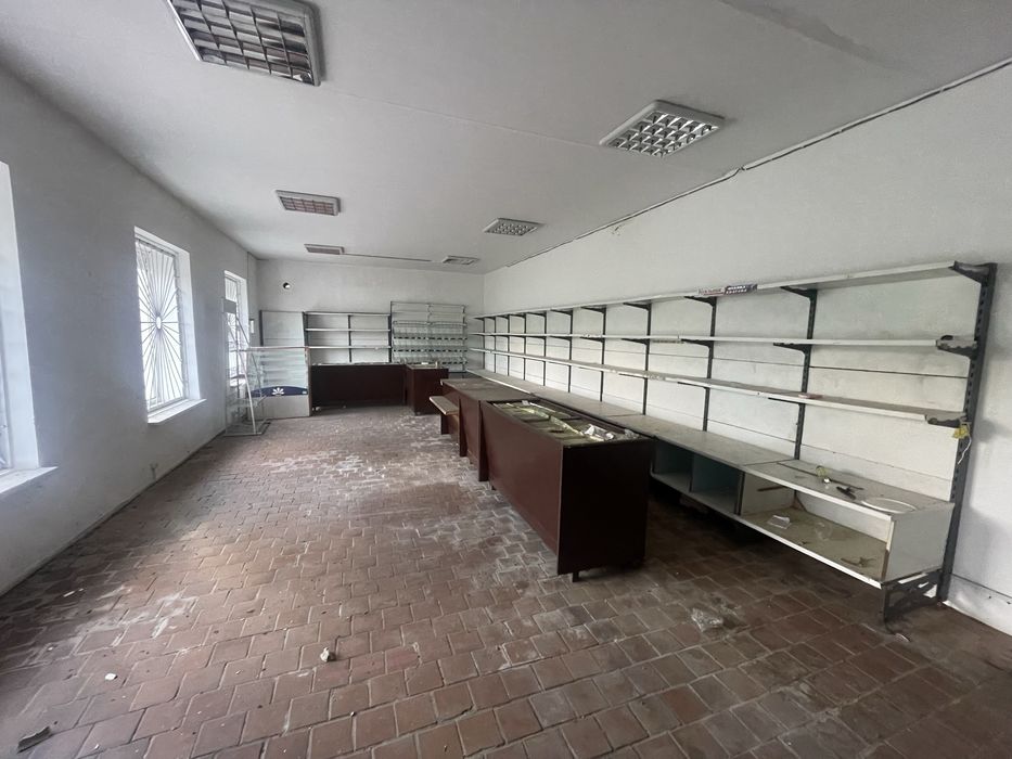 Два магазини , земля приватизована , світло три фази
