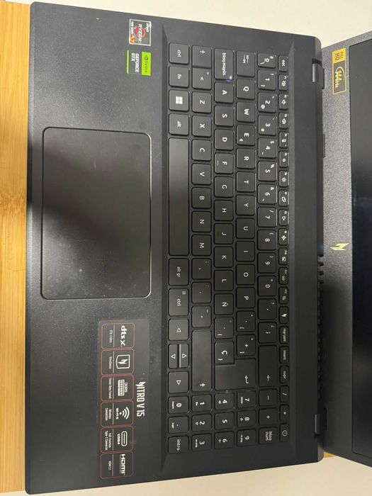 Acer Nitro V 15 – Ryzen 7 + RTX 4060 – 32GB RAM – 1TB SSD