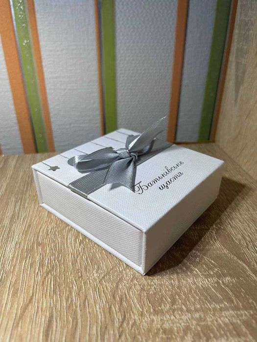 Срібна монета Батьківське щастя у подарунковому пакованні 5 гривень