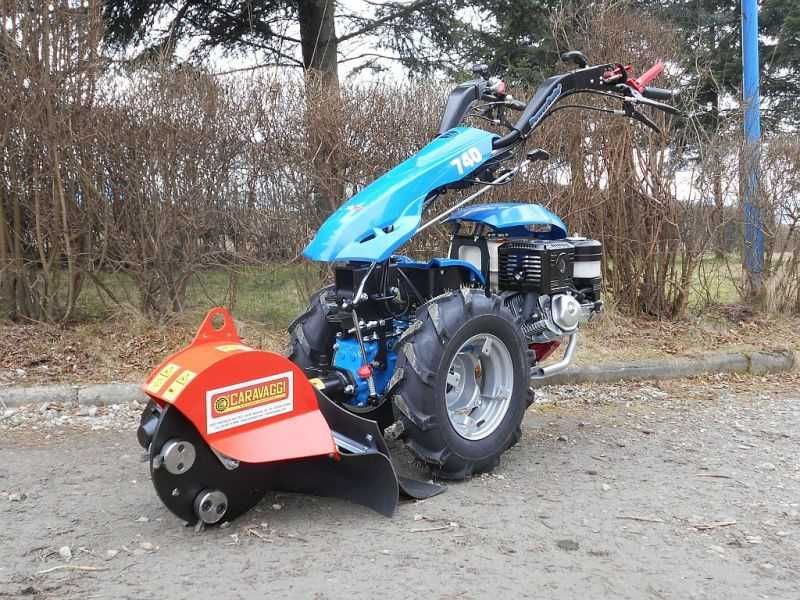 WYNAJEM Koparka łańcuchowa z napędem gąsienicowym Wypożyczalnia