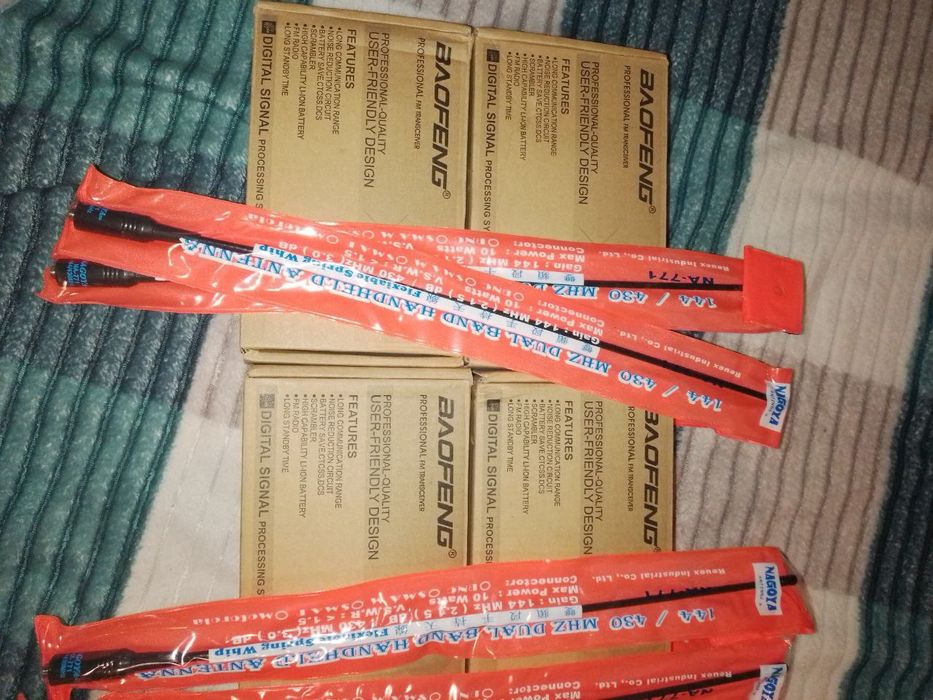 Рація Baofeng UV-5R до 7км, з гарнітурою (8 Вт, 1800 мАг)