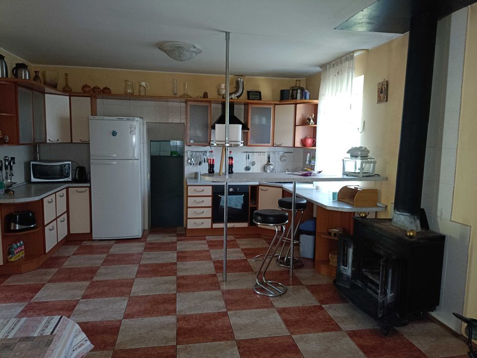 продаж будинку Українка