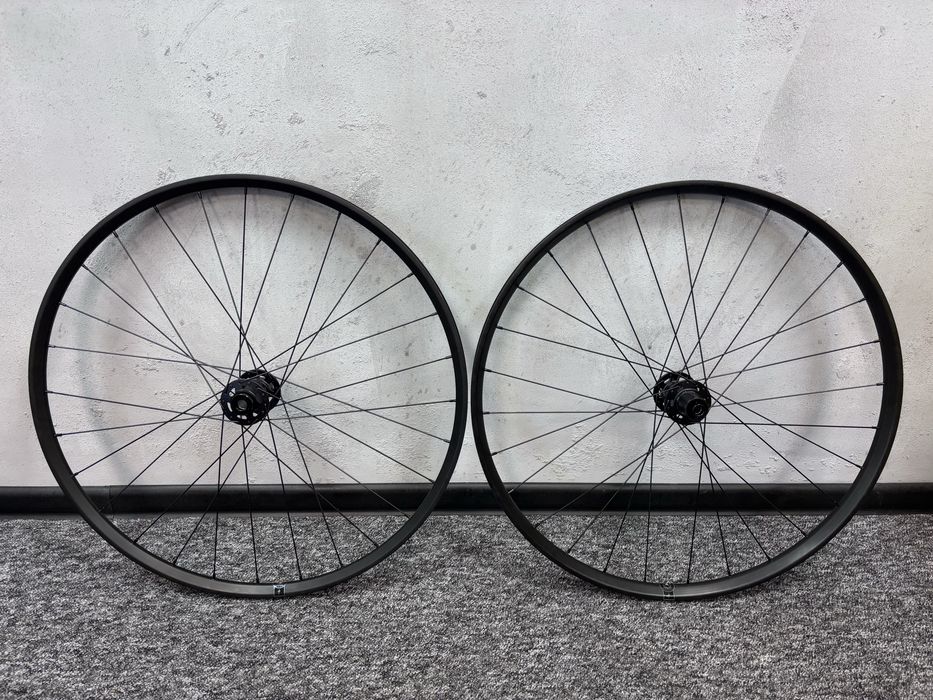 Koła Specialized 29 cali / Boost / Tubeless Ready / 6 śrub