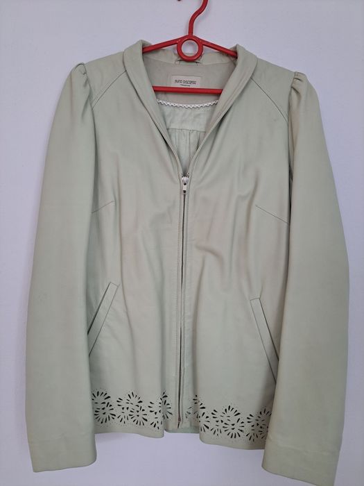 Стильна шкіряна куртка