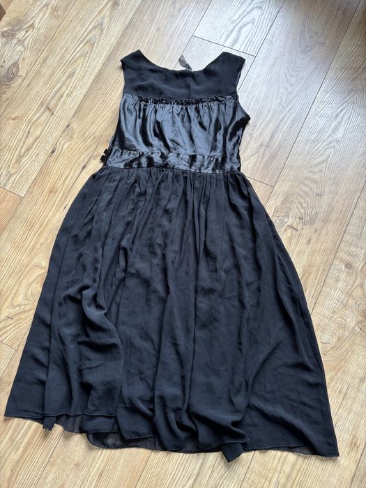 Czarna sukienka z koralikami rozm s