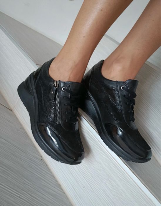 Buty damskie skórzane na koturnie Lasocki 37