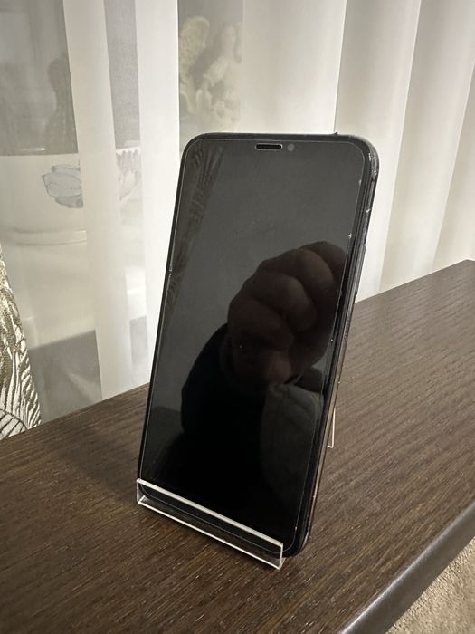 iphone XS не вмикається