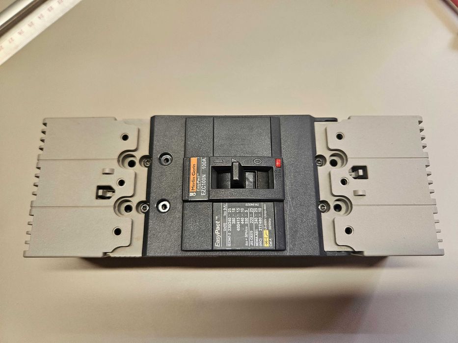 Wyłącznik Schneider EasyPact 100A 3P EZC100N