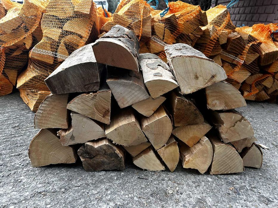 Drewno workowane, drewno kominkowe, buk i dąb – worki 15 kg