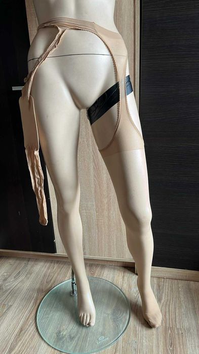 Nr 15 Pończochy z pasem.