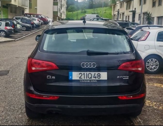 Audi Q5 Nacional 2.0 TDI 170CV 4x4 com Teto Panorâmico. Veja descrição