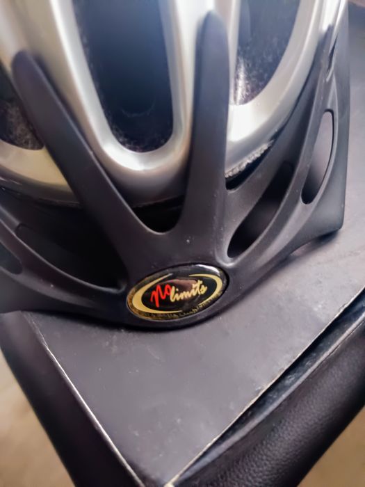 Capacete Novo (bicicletas, trotinetes e skates)