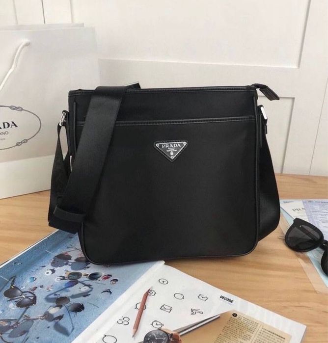 Сумка Prada 2VH797 нейлонова loro louis brunello ami чорна чоловіча