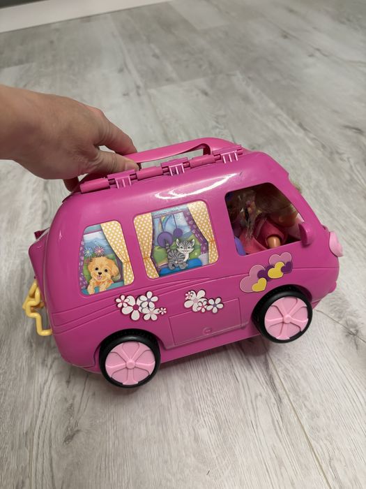 Kamper Barbie z akcesoriami i lalkami