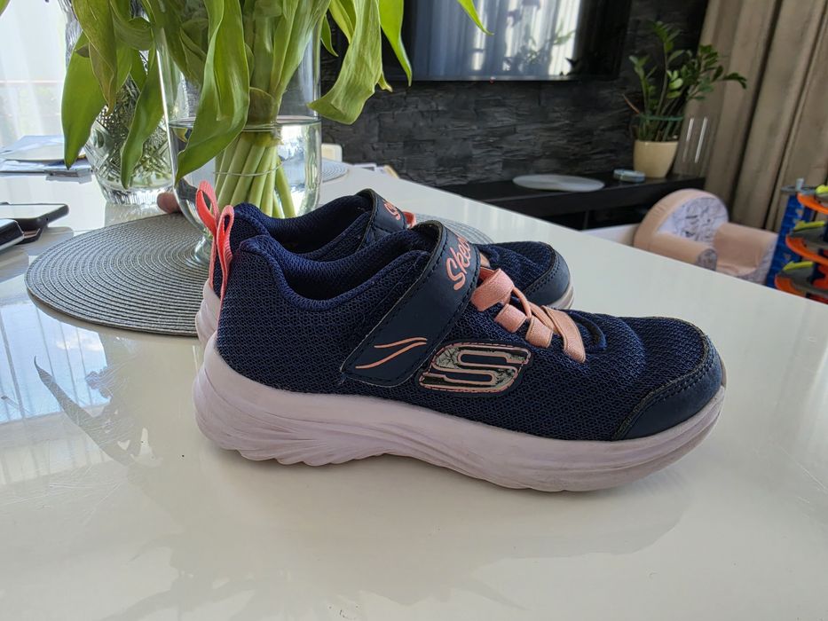 Adidasy skechers rozm 28 dziewczynka