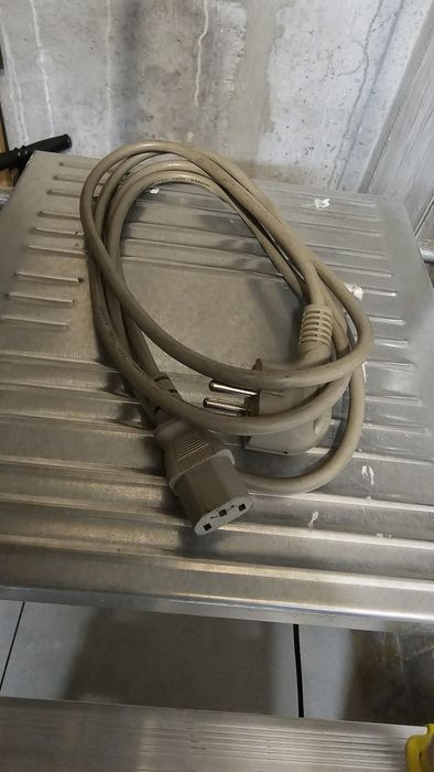 Kabel zasilający do monitora