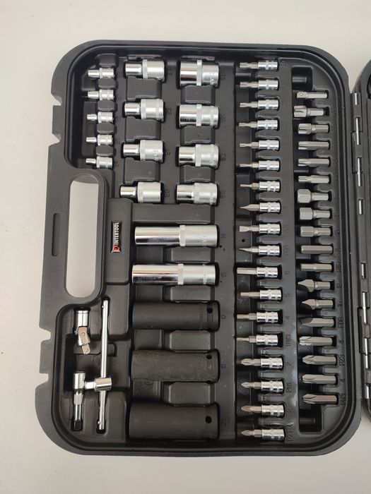 Набор инструментов 1/2 & 1/4  111 ед .  Cr-V STORM INTERTOOL ET 8111