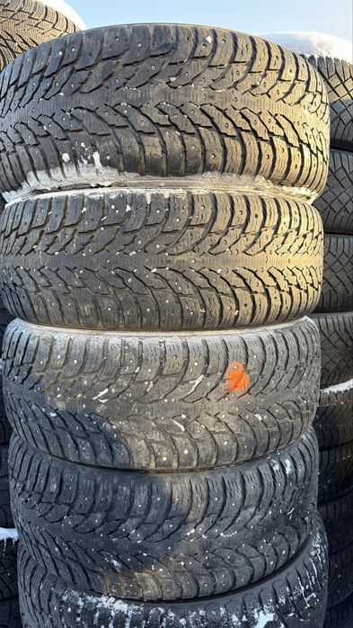 255/60/18 Nokian Hakkapeliitta  9