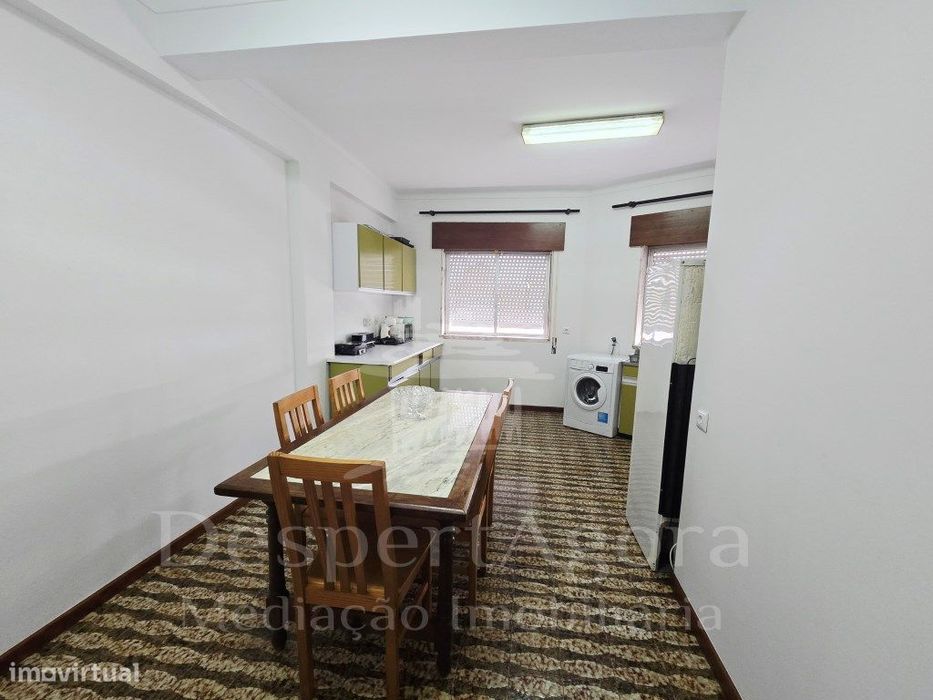 Apartamento T3 a 50 metros da estação da CP
