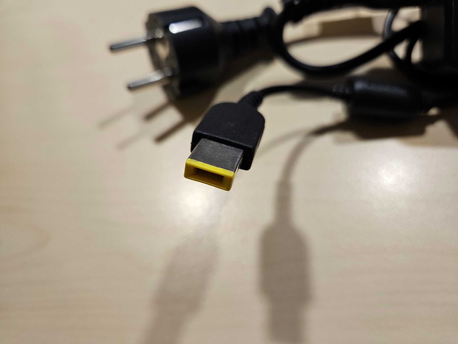Oryginalny zasilacz Lenovo 90W slim tip