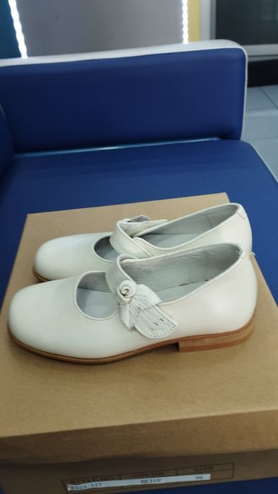 Sapatos novos tam. 29.