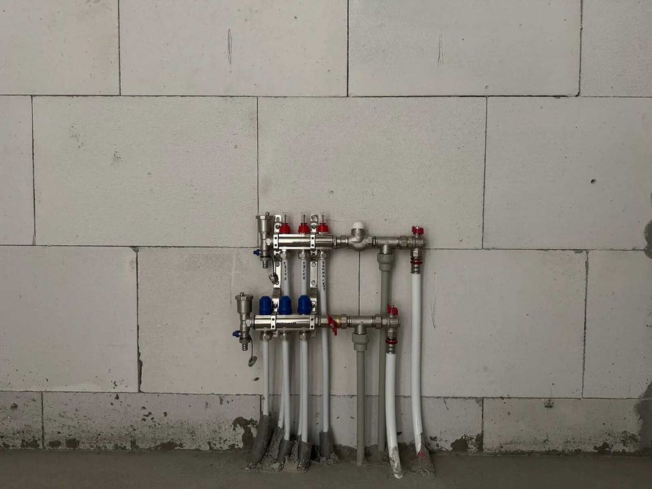 Здана! Однокімнатна з чорновими роботами. Вигідно!